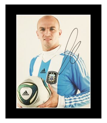 Signed Esteban Cambiasso Photo Display - Argentina Football Icon