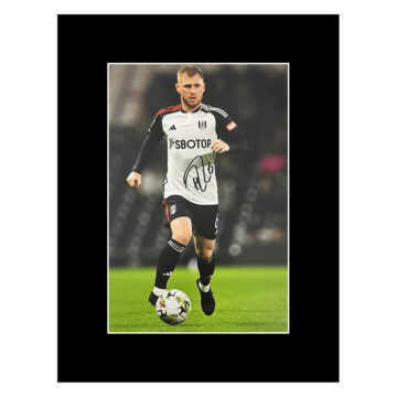 Autograph Harrison Reed Photo Display 16x12 - Fulham Football Club