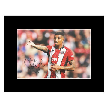 Autograph Vinicius Souza Photo Display 16x12 - Sheffield United Icon