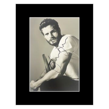 Signed Jamie Dornan Photo Display - 16x12 TV Icon