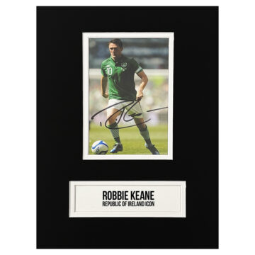 Signed Robbie Keane Photo Display - 12x8 Republic Of Ireland Icon