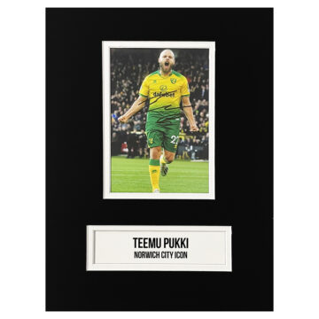 Signed Teemu Pukki Photo Display - 12x8 Norwich City Icon