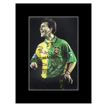 Autograph Bryan Robson Photo Display 8x6 - Manchester United Football Club