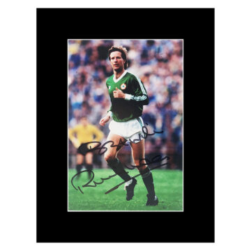 Signed Ronnie Whelan Photo Display 8x6 - Republic Of Ireland Icon