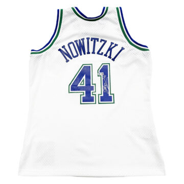 Signed Dirk Nowitzki Jersey - Dallas Mavericks Icon
