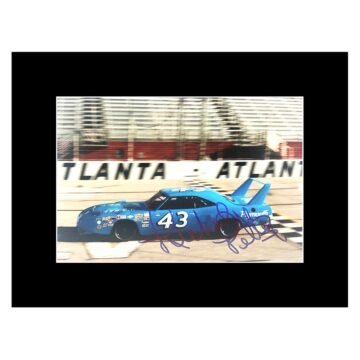 Richard Petty Autographed Photo Display 8x6 - NASCAR icon