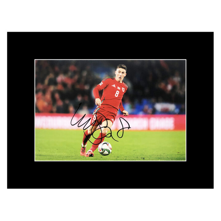 Signed Harry Wilson Photo Display - 16x12 Wales Icon
